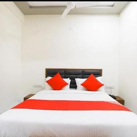 Hotel New Lake View Ahmedabad Ngoại thất bức ảnh