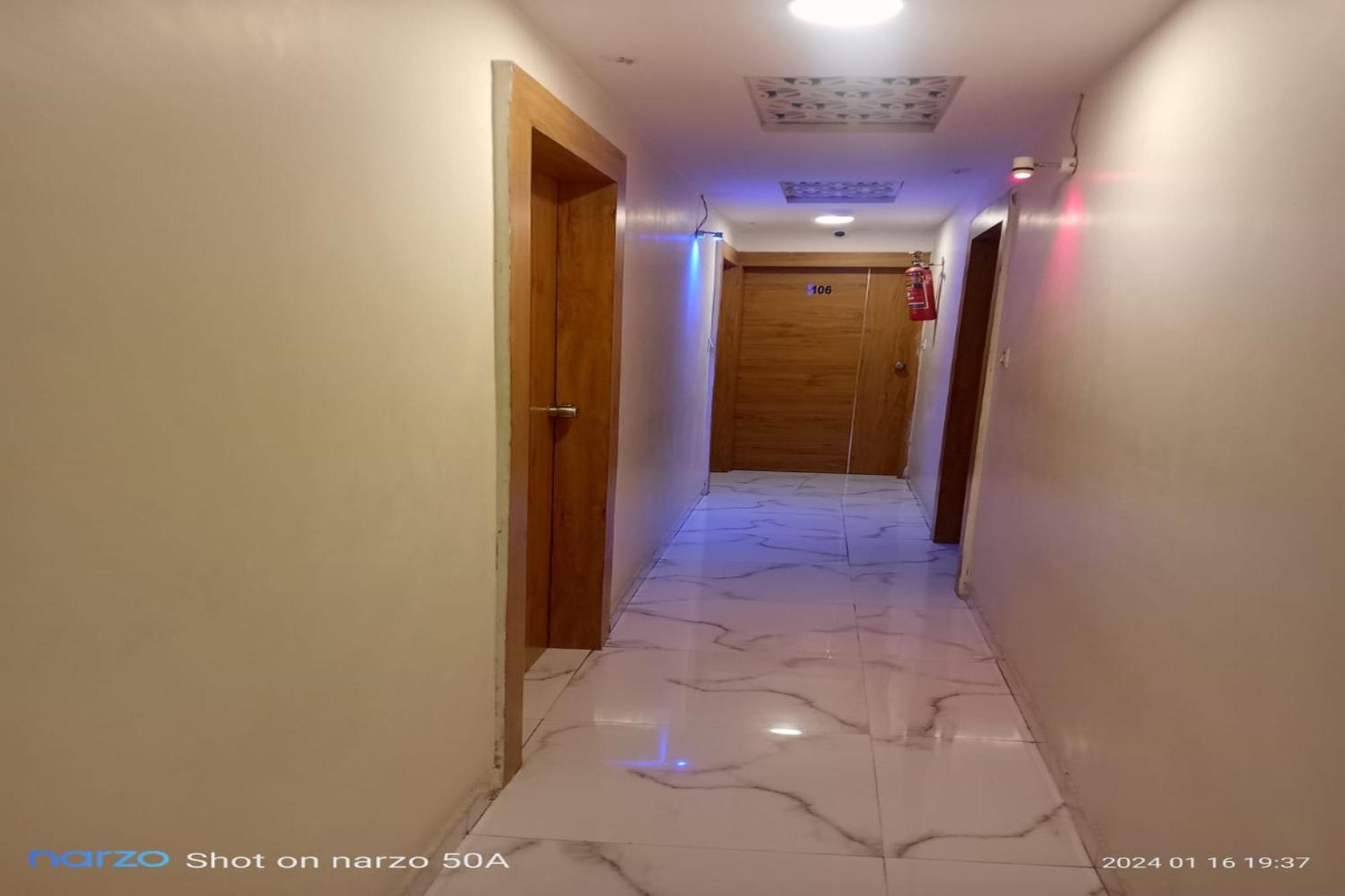 Hotel New Lake View Ahmedabad Ngoại thất bức ảnh