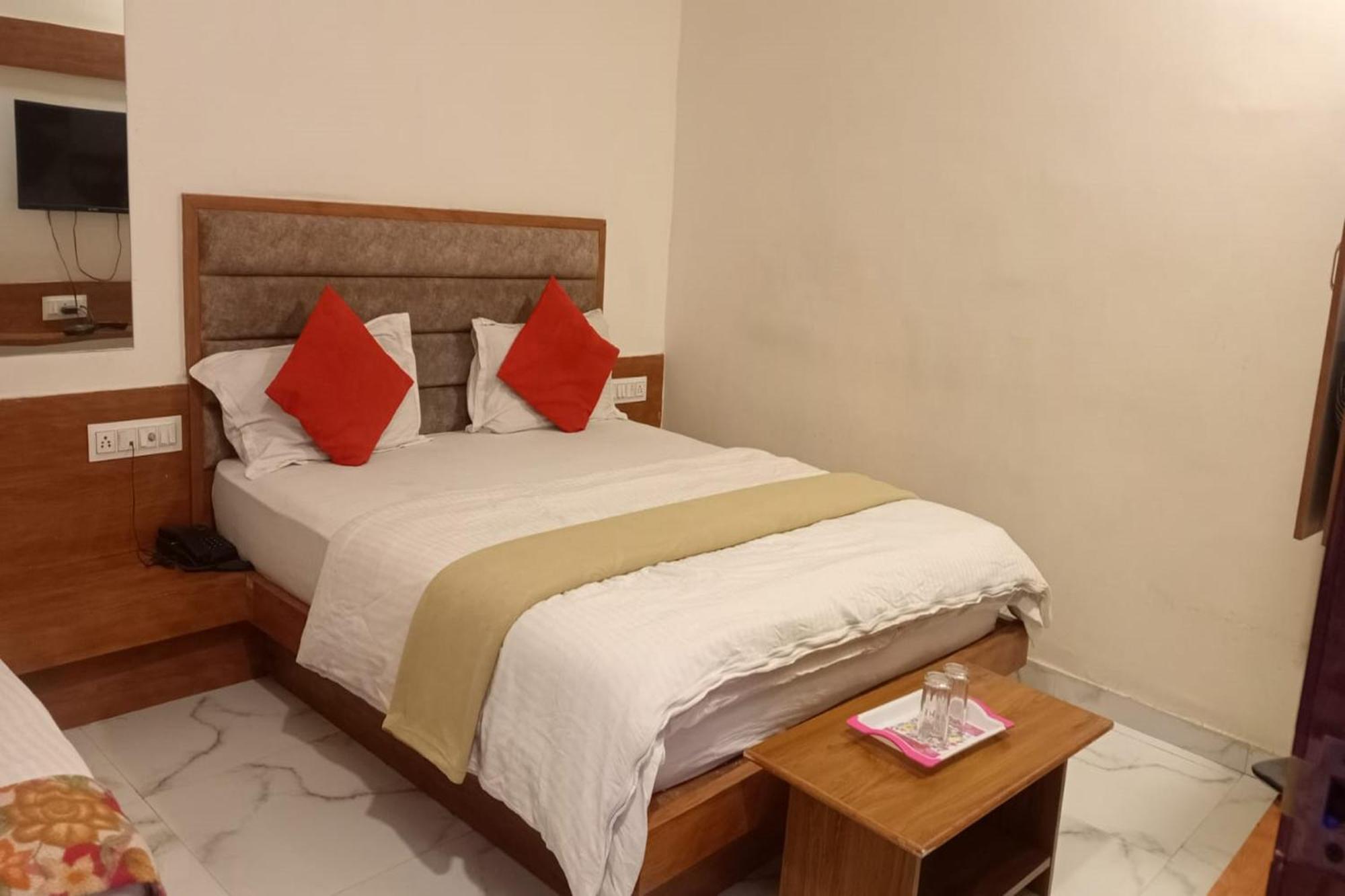 Hotel New Lake View Ahmedabad Ngoại thất bức ảnh