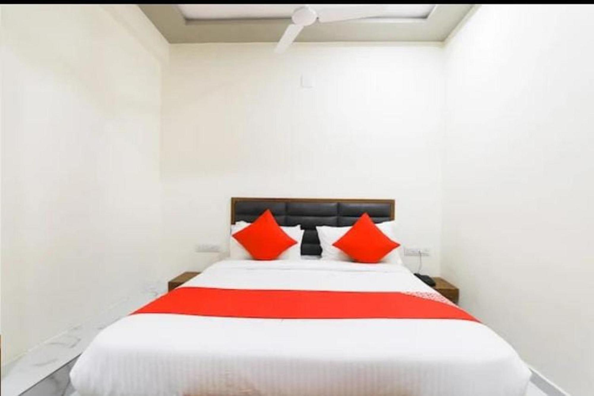 Hotel New Lake View Ahmedabad Ngoại thất bức ảnh