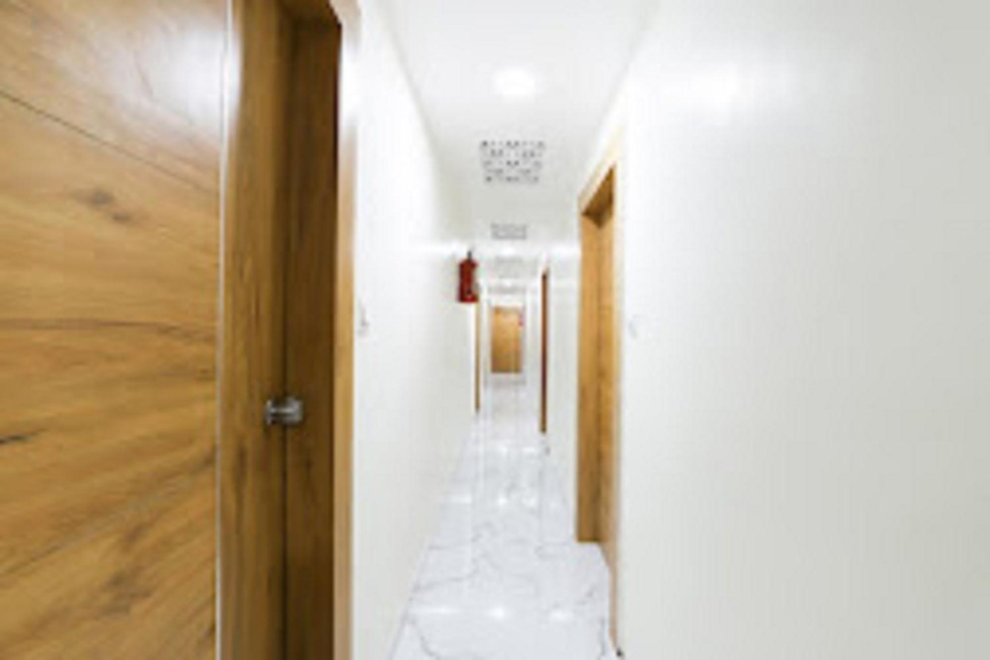 Hotel New Lake View Ahmedabad Ngoại thất bức ảnh