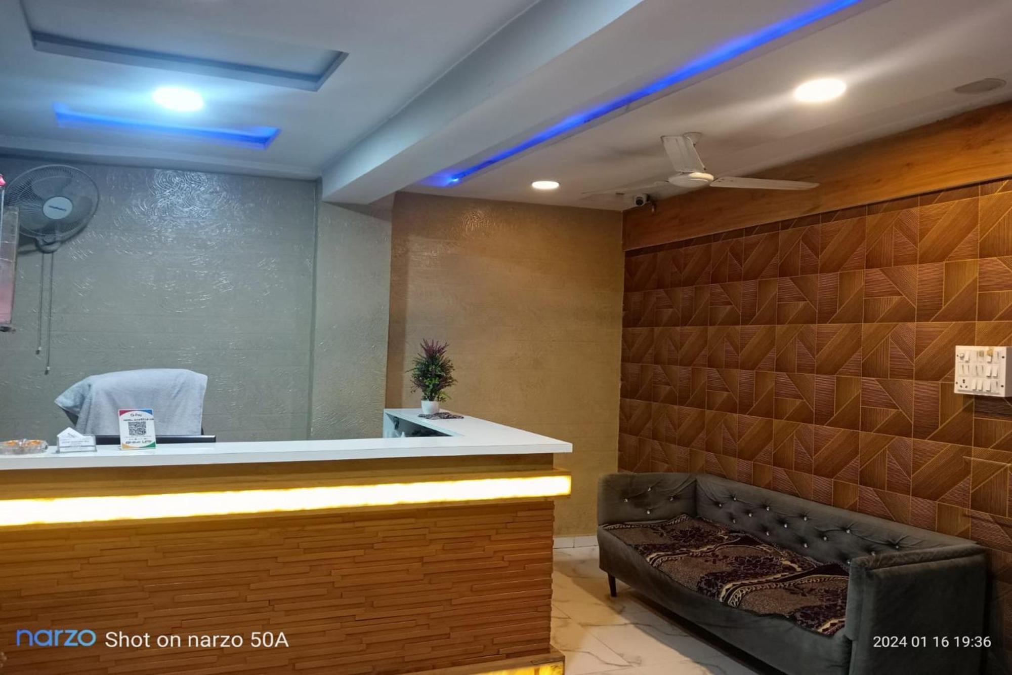Hotel New Lake View Ahmedabad Ngoại thất bức ảnh